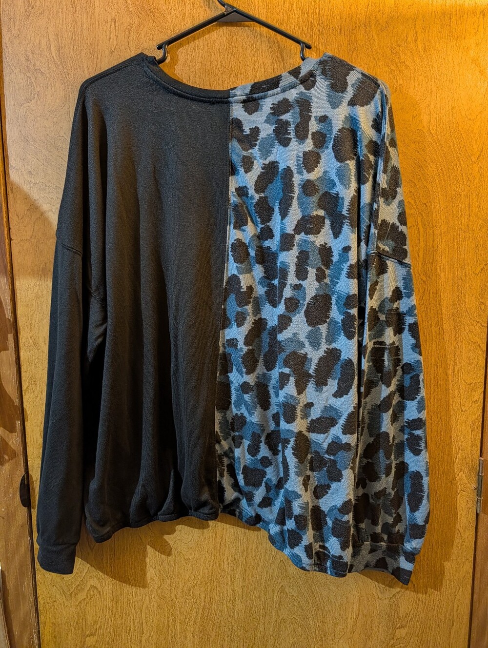 Como Blu Women's Long Sleeve Top. - Picture 2 of 3